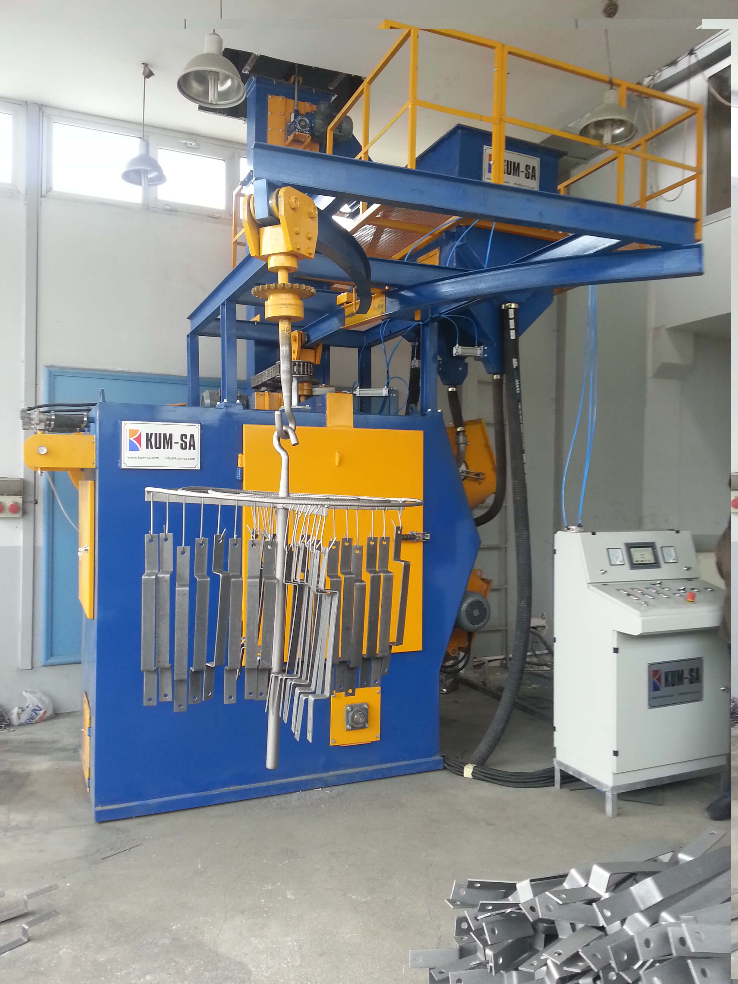 HANGER TYPE SHOT BLASTING MACHINE