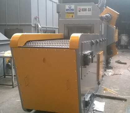 SHOT BLASTING MACHINE WITH WIRE MESH BELT