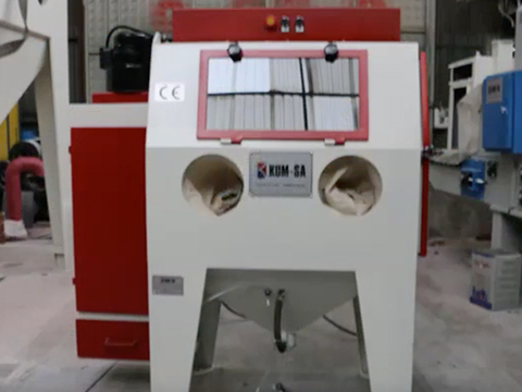 VACUUMED SANDBLASTING MACHINE